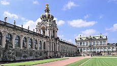 Zwinger crown gate