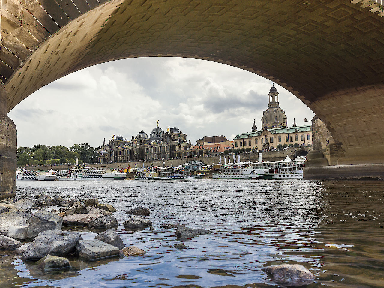 old town seen through Augustus bridge