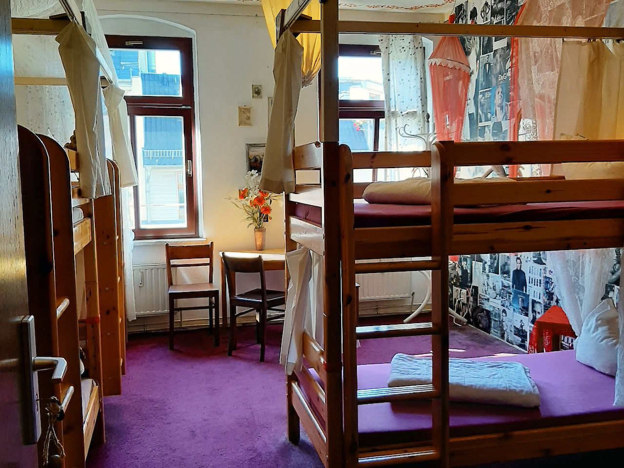Chambre à six lits pour femmes Fenêtre