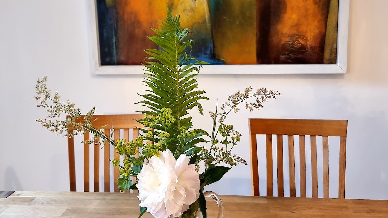 Appartement familial - détail table à manger