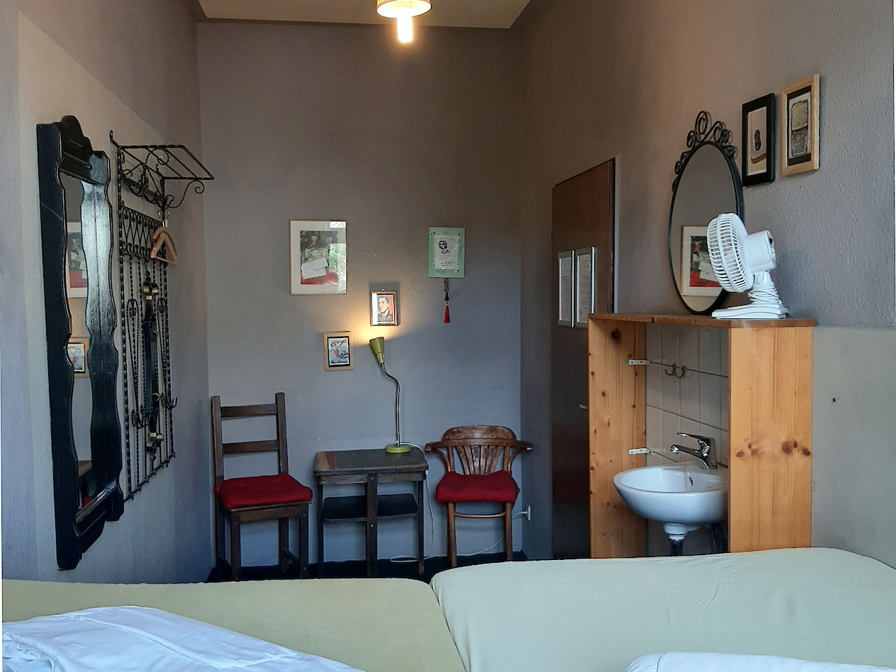 Habitación doble de Hänsel y Gretel puerta