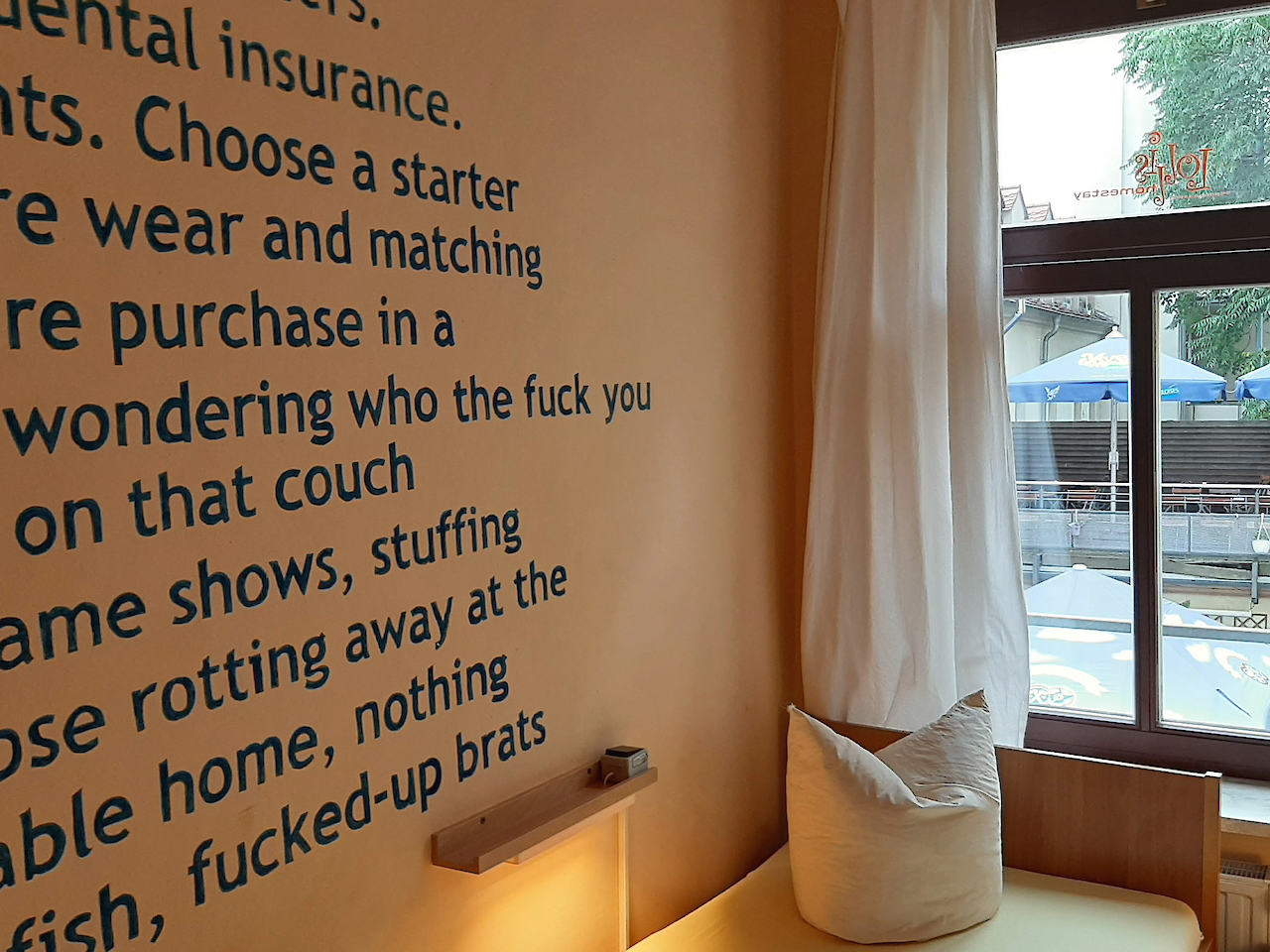 Détail de la chambre de cinéma à trois ou quatre lits