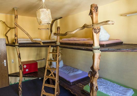 5 bed room